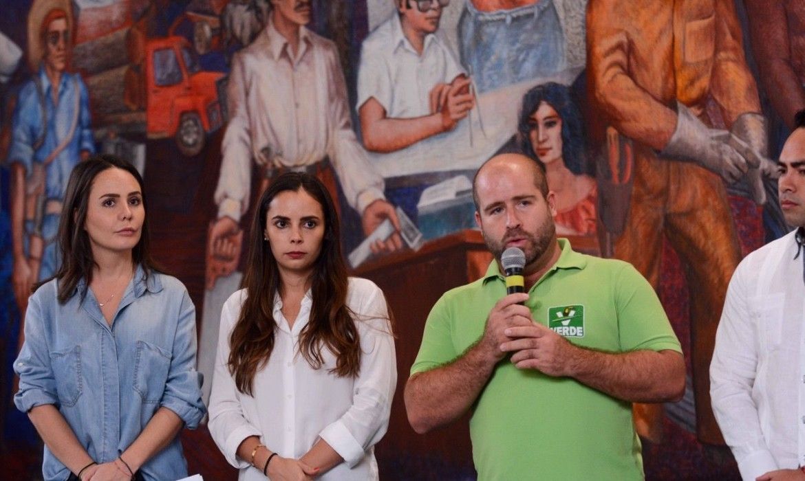 Pepe De la Peña se anota para candidatura en Cancún por el PVEM-PRI