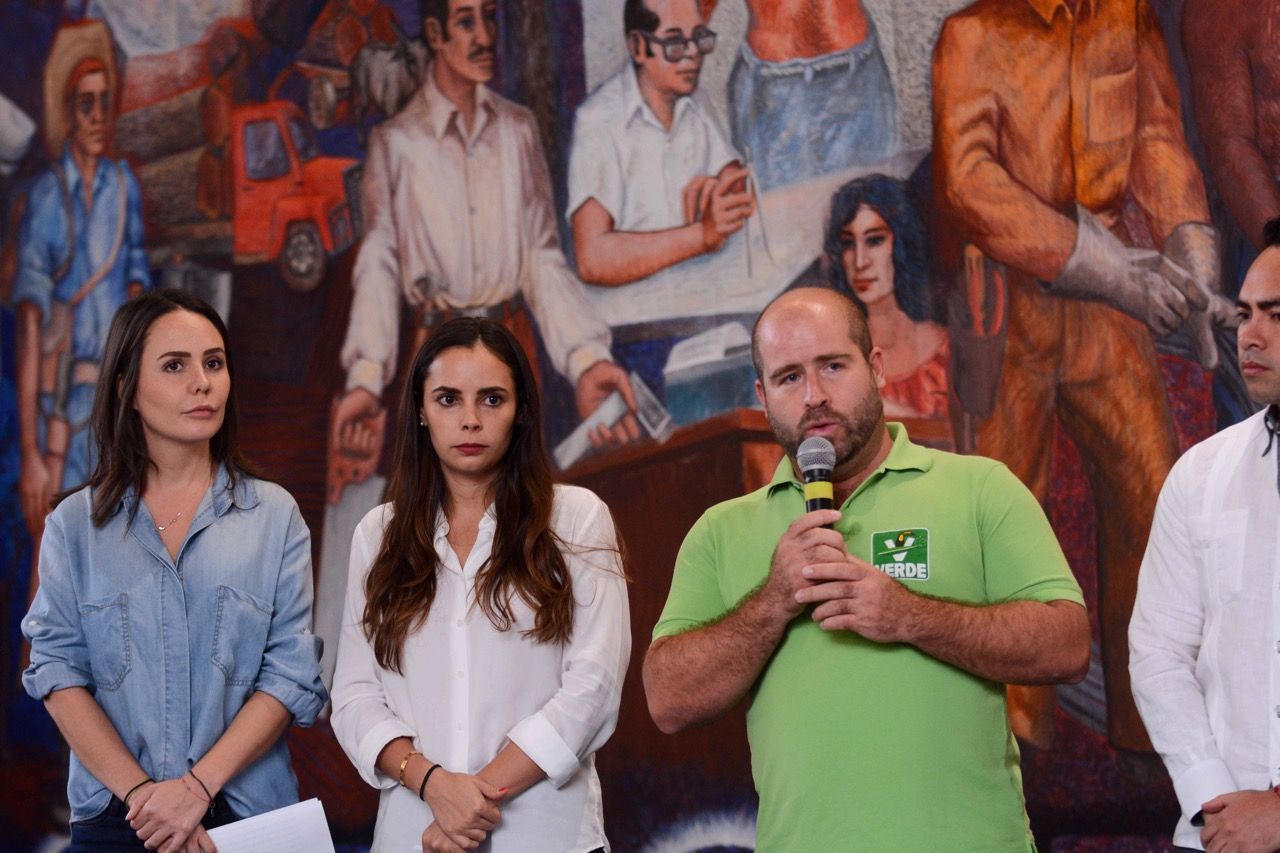 Pepe De la Peña se anota para candidatura en Cancún por el PVEM-PRI