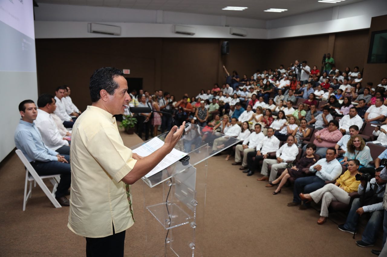 Habrá más espacios para que los jóvenes consoliden proyectos productivos: Carlos Joaquín