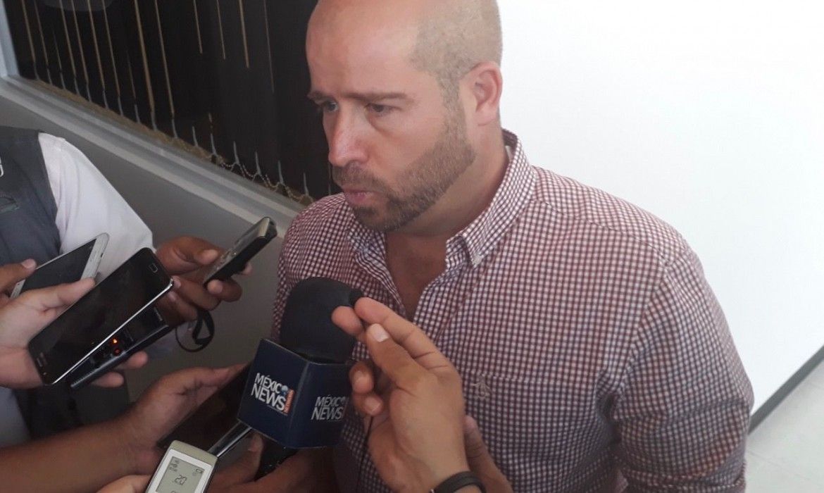 Exige PVEM comparecencia de funcionarios por uniformes escolares
