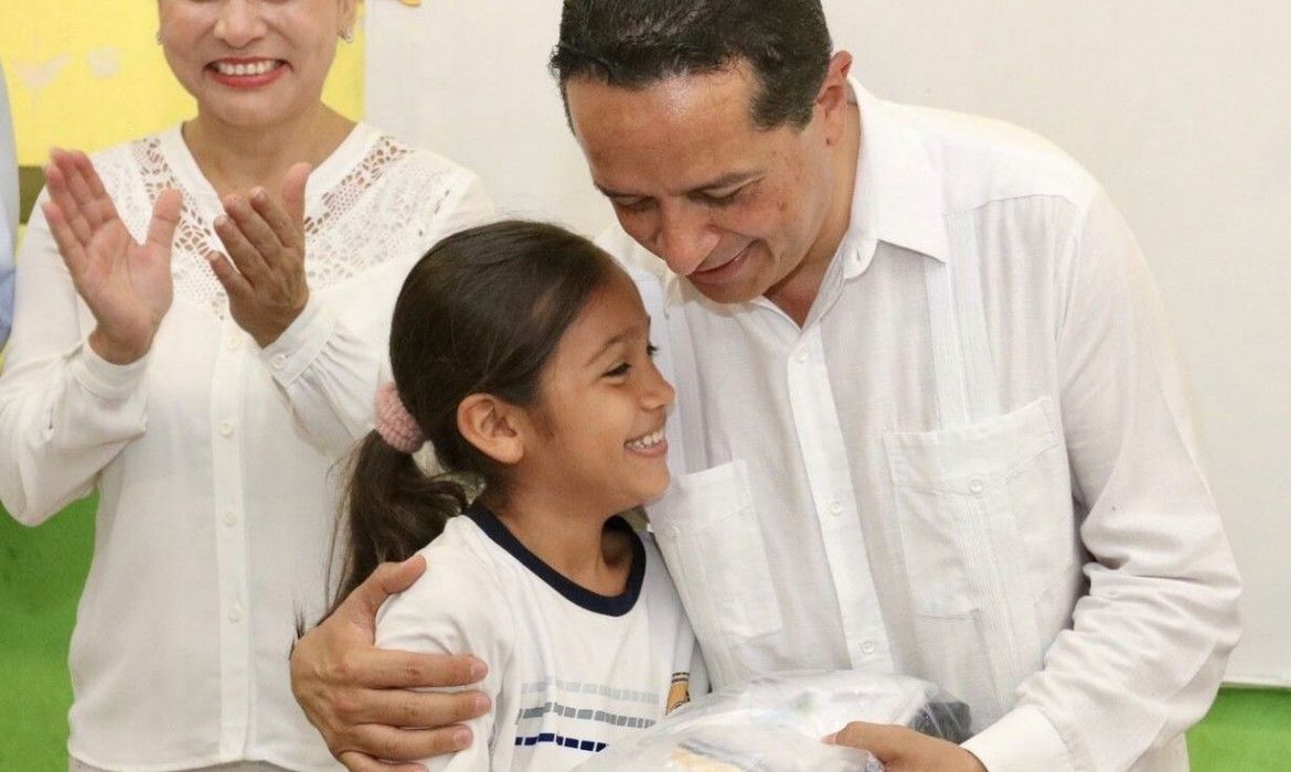Ciudadanos solicitan investigar licitación de uniformes; interponen queja contra Oficial Mayor