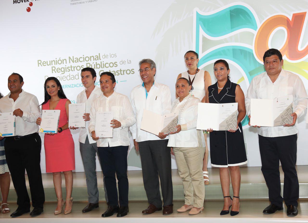 Presentan plataforma digital de registros públicos; evitará se repitan despojos del borgismo
