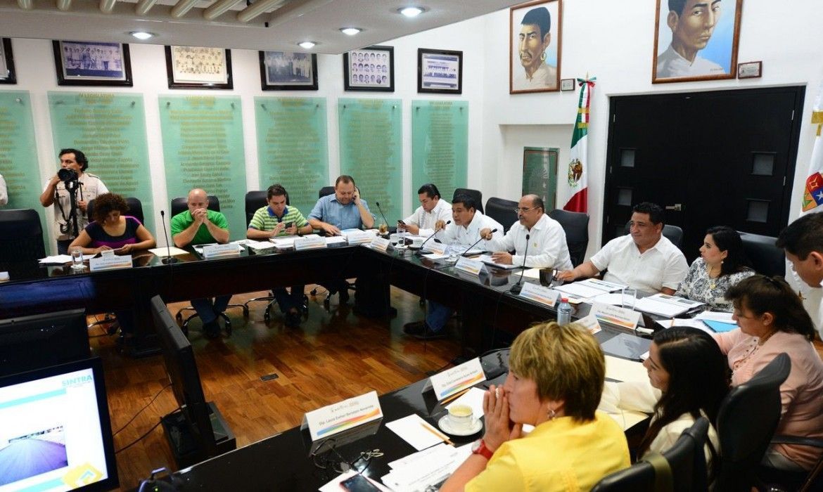 Exigen a Portilla medir con la misma vara ilegalidades en transporte