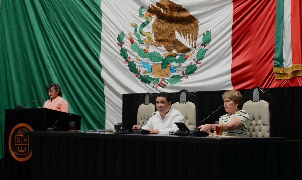 Acuerdan comparecencia de funcionarios para la glosa del primer informe