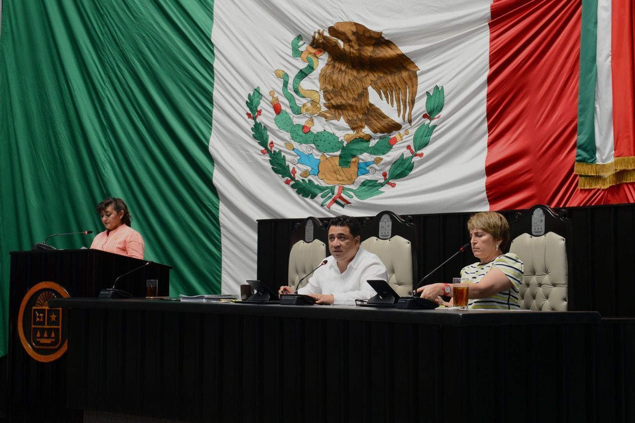 Acuerdan comparecencia de funcionarios para la glosa del primer informe