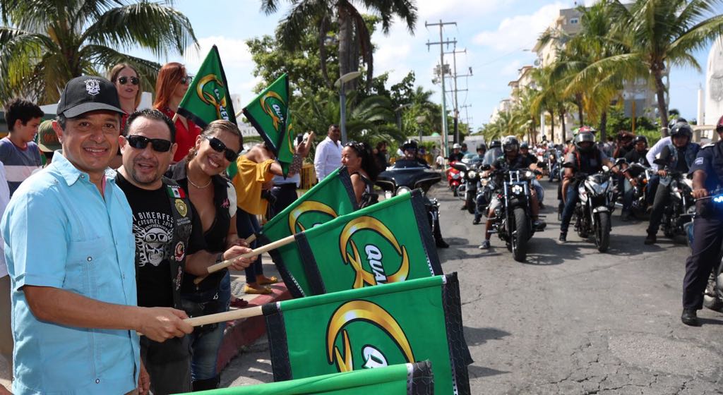 Carlos Joaquín da banderazo de salida del 3er. Biker Fest Cozumel 2017