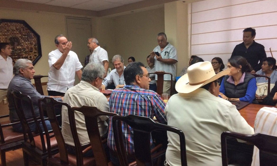 Se reúne Gobierno con ejidatarios por APN de Bacalar