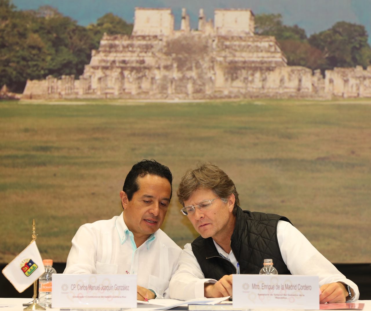 Quintana Roo refrenda liderazgo turístico: en 15 meses recibirá más de 5.7 millones de pasajeros a bordo de dos mil cruceros: Carlos Joaquín