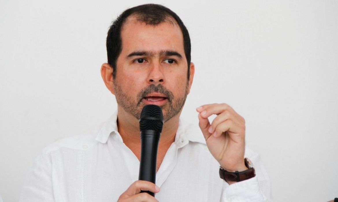 Acepta PRD encuesta para elegir candidato del FC en Cancún