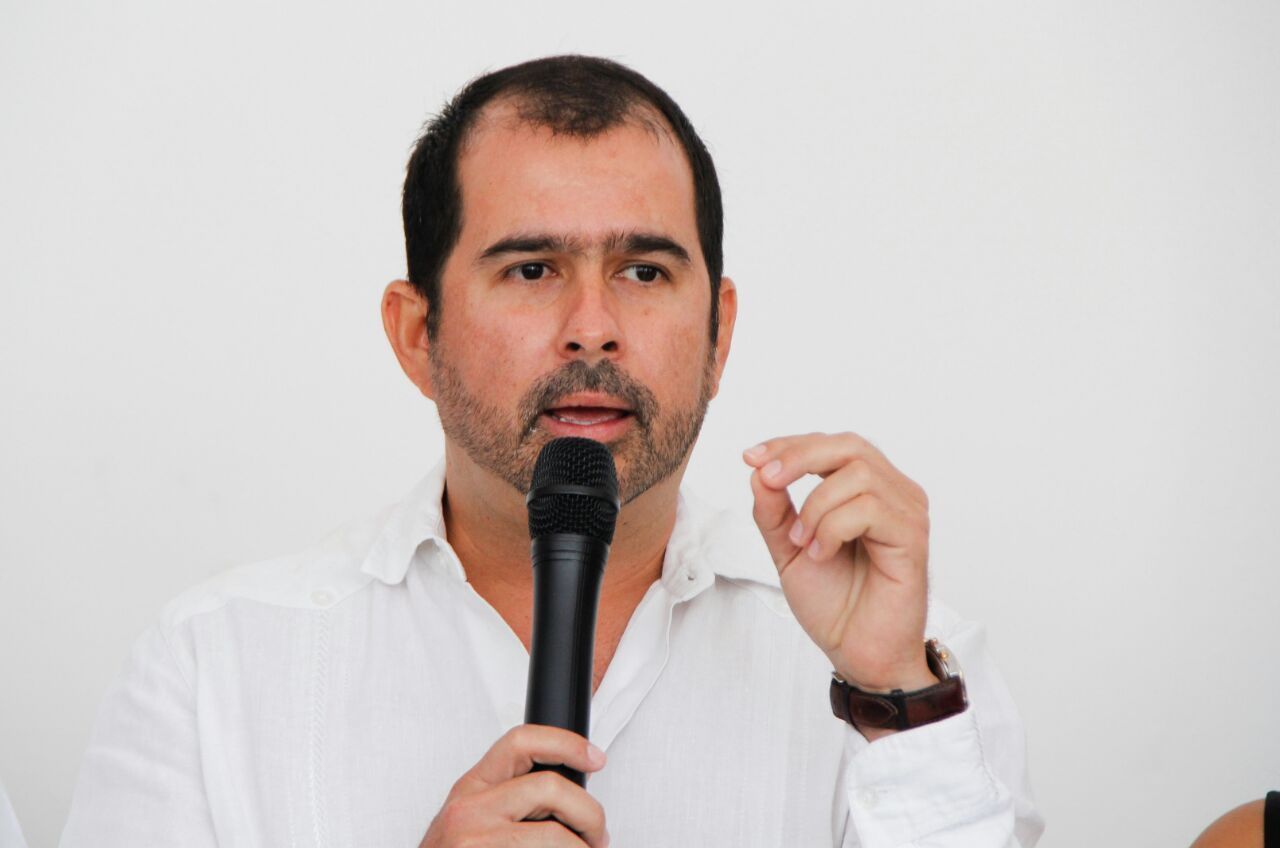 Acepta PRD encuesta para elegir candidato del FC en Cancún