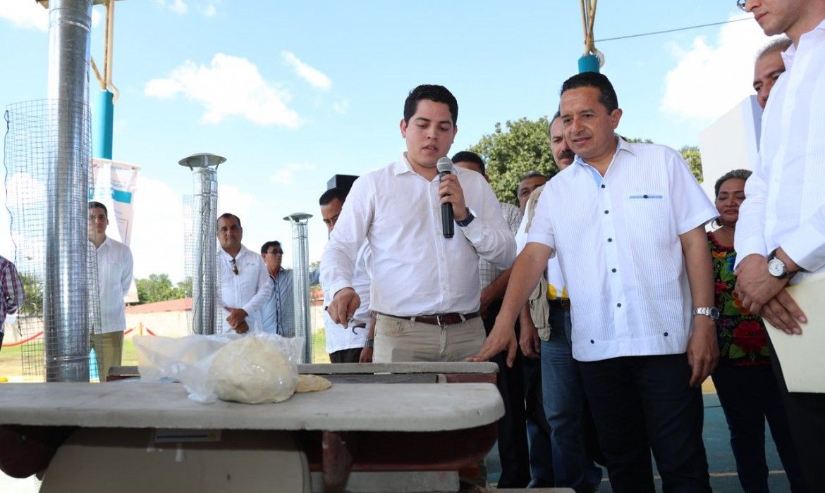 Familias mayas estarán más saludables con estufas ecológicas ahorradoras de leña: Carlos Joaquín