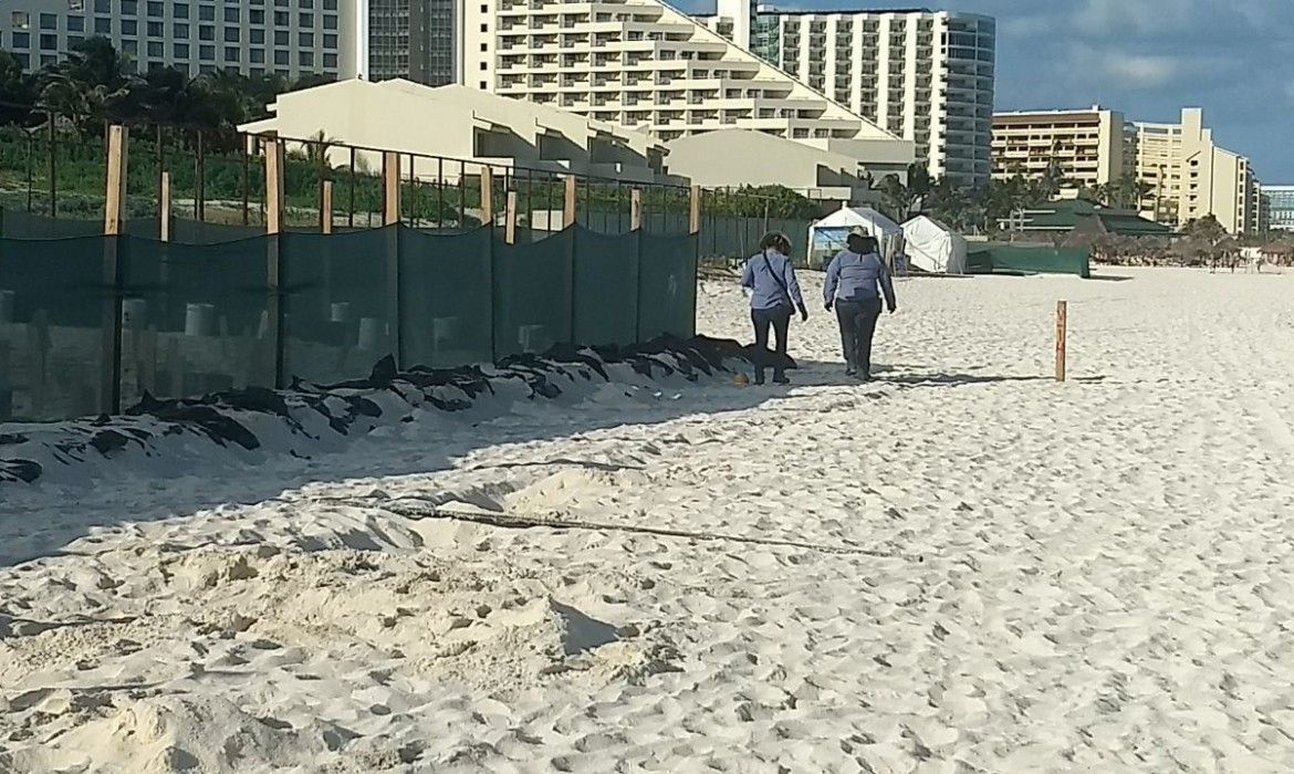 Se cumple la ley en hotel colindante a Playa Delfines: municipio