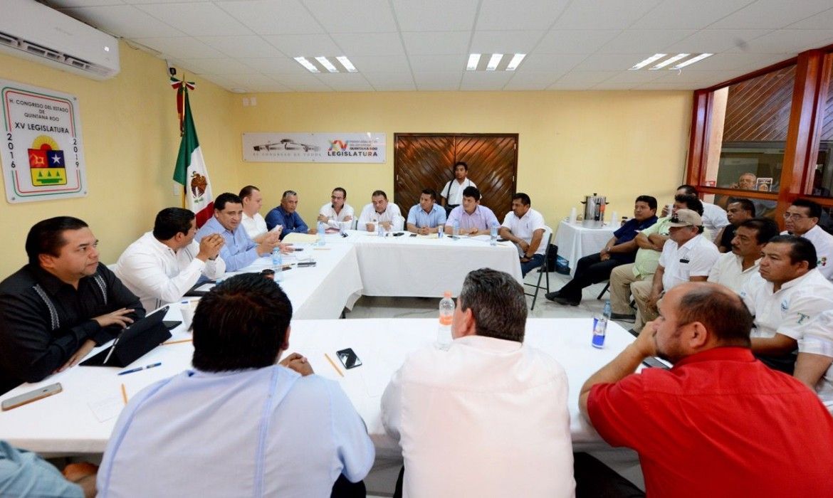 Presentarán taxistas contrapropuesta a Ley de Movilidad | Aumentan tarifas 20%