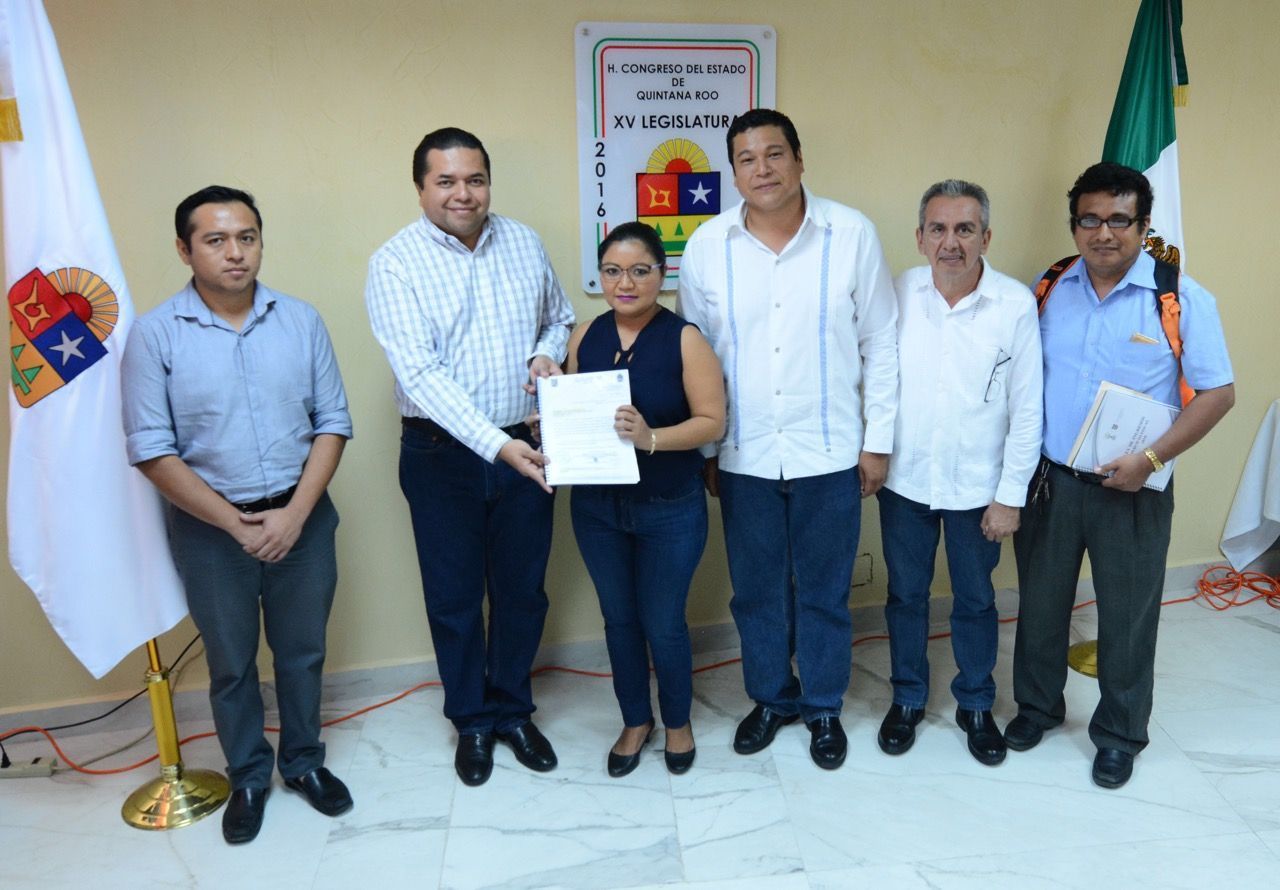 Recibe Congreso iniciativas de ley de ingresos municipales