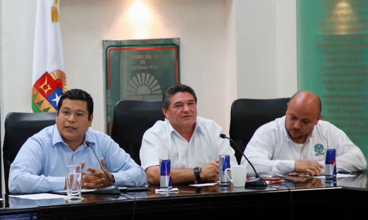 Recibe Congreso propuesta de taxistas; analizan iniciativa de Gobernador