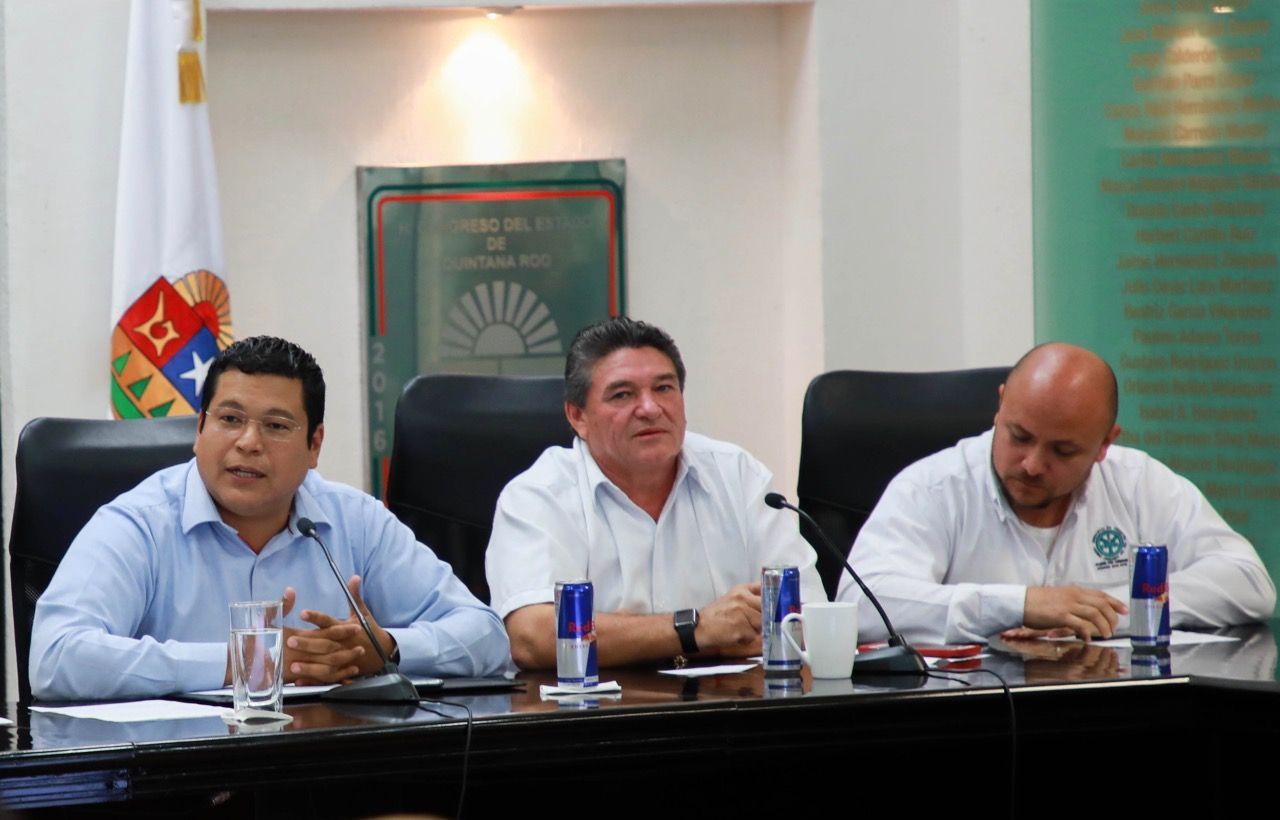 Recibe Congreso propuesta de taxistas; analizan iniciativa de Gobernador