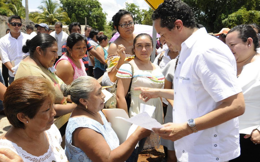 Más de mil 800 habitantes de 4 municipios cuentan ahora con baños, para mejorar su calidad de vida: Carlos Joaquín