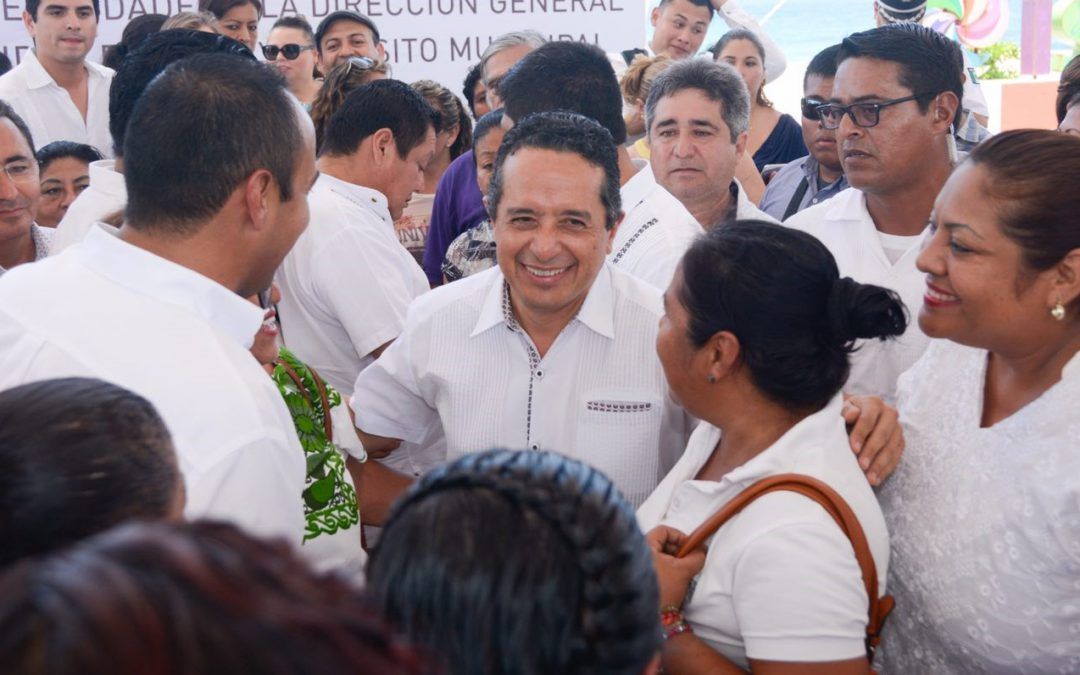 Este año, cinco mil burócratas han sido capacitados para que la gente reciba servicios administrativos de calidad: Carlos Joaquín
