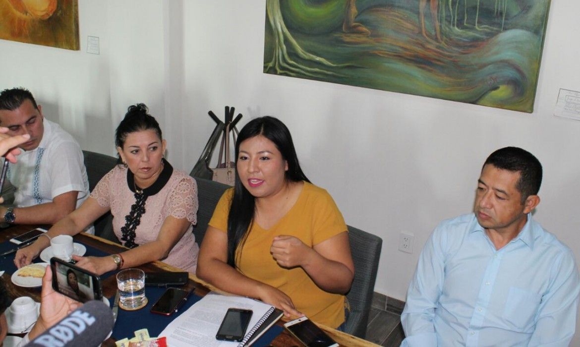 Apuestan PAN y PRD por reelección de Cristina Torres