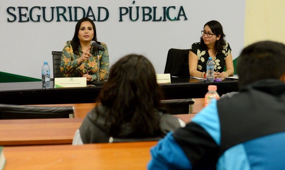 Exponen a estudiantes de derecho, avances en implementación del Sistema Estatal Anticorrupción