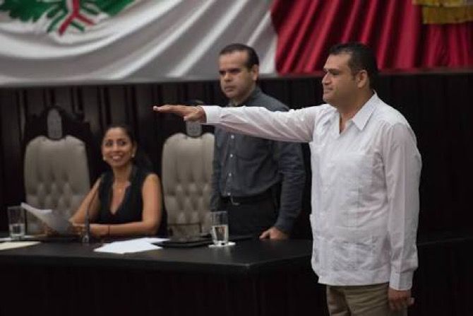 Otro “refuerzo” borgista para AMLO
