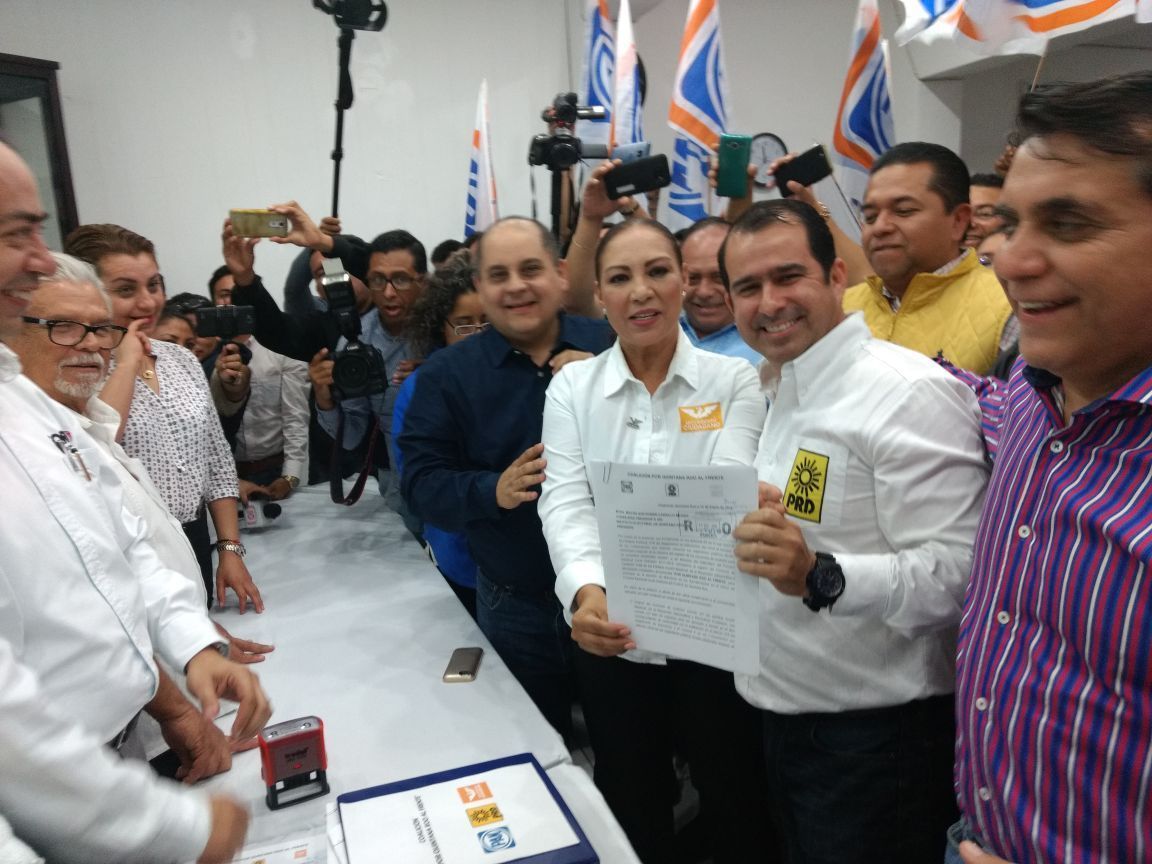 El PRD se queda en la alianza; pero está casi fuera del Gobierno