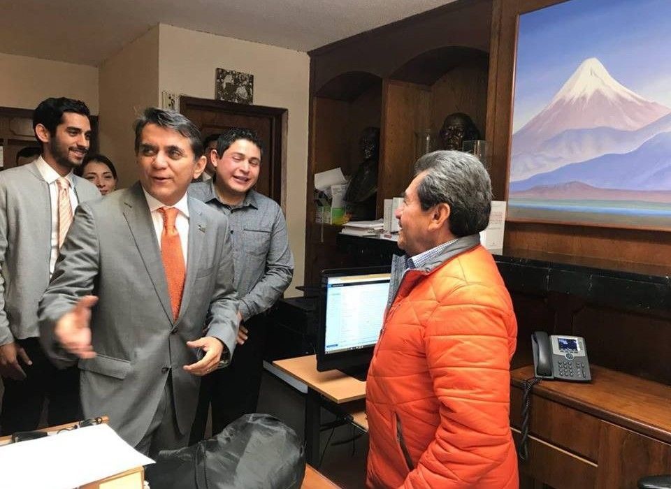 Renuncia Miguel Ramón; va por diputación federal