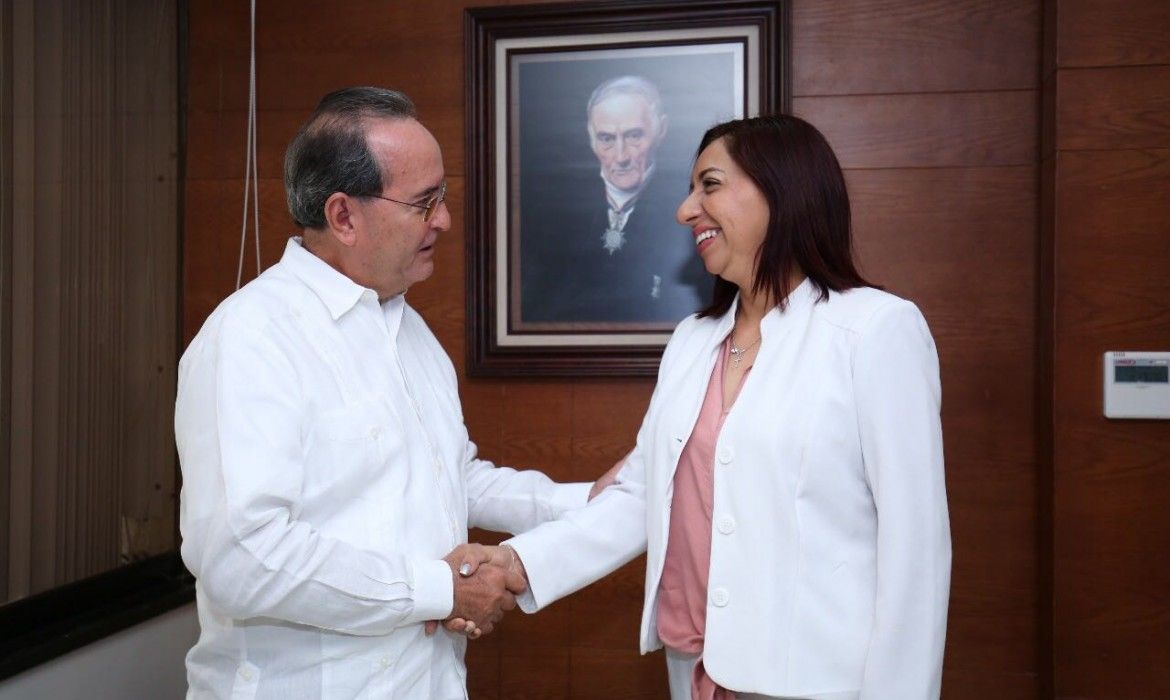 Se va otra polémica funcionaria de CJ; renuncia Secretaria de Educación