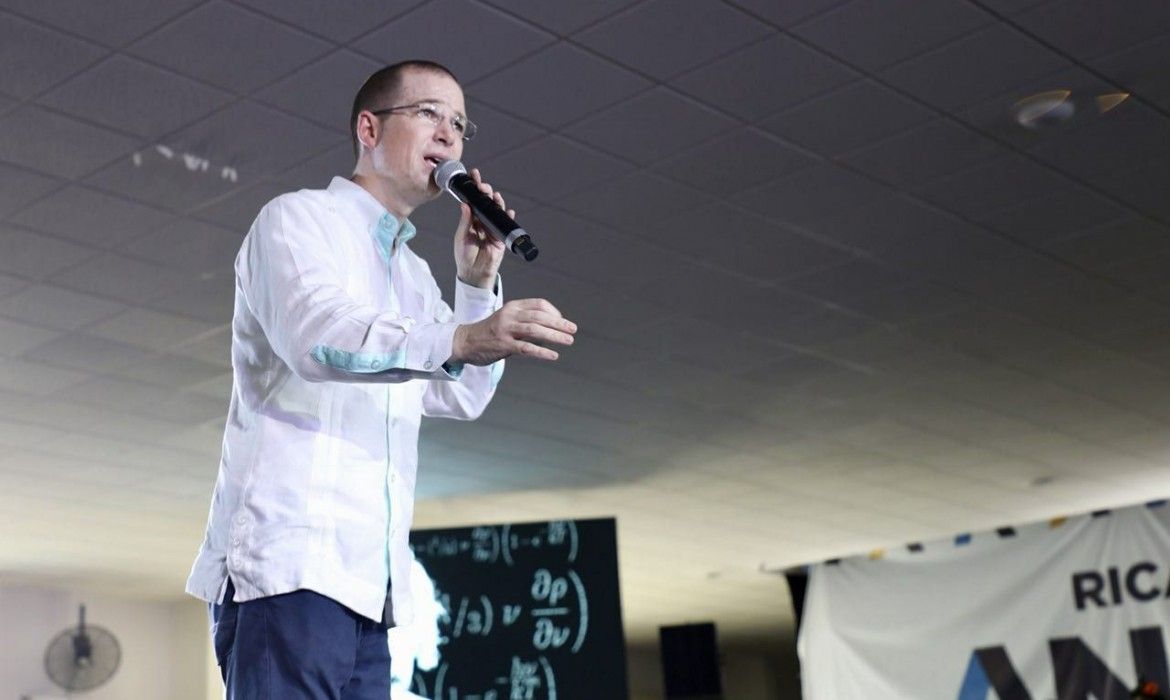 “Todos los corruptos que estaban con Borge están en Morena”: dice Anaya en visita a Cancún