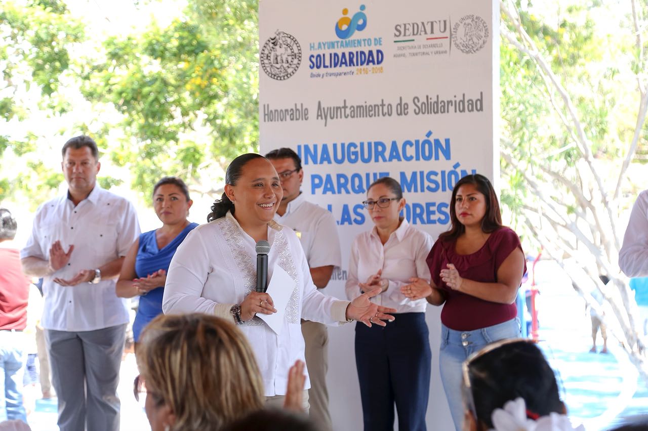 Inaugura Gobierno de Cristina Torres dos parques, e inicia instalación de luminarias