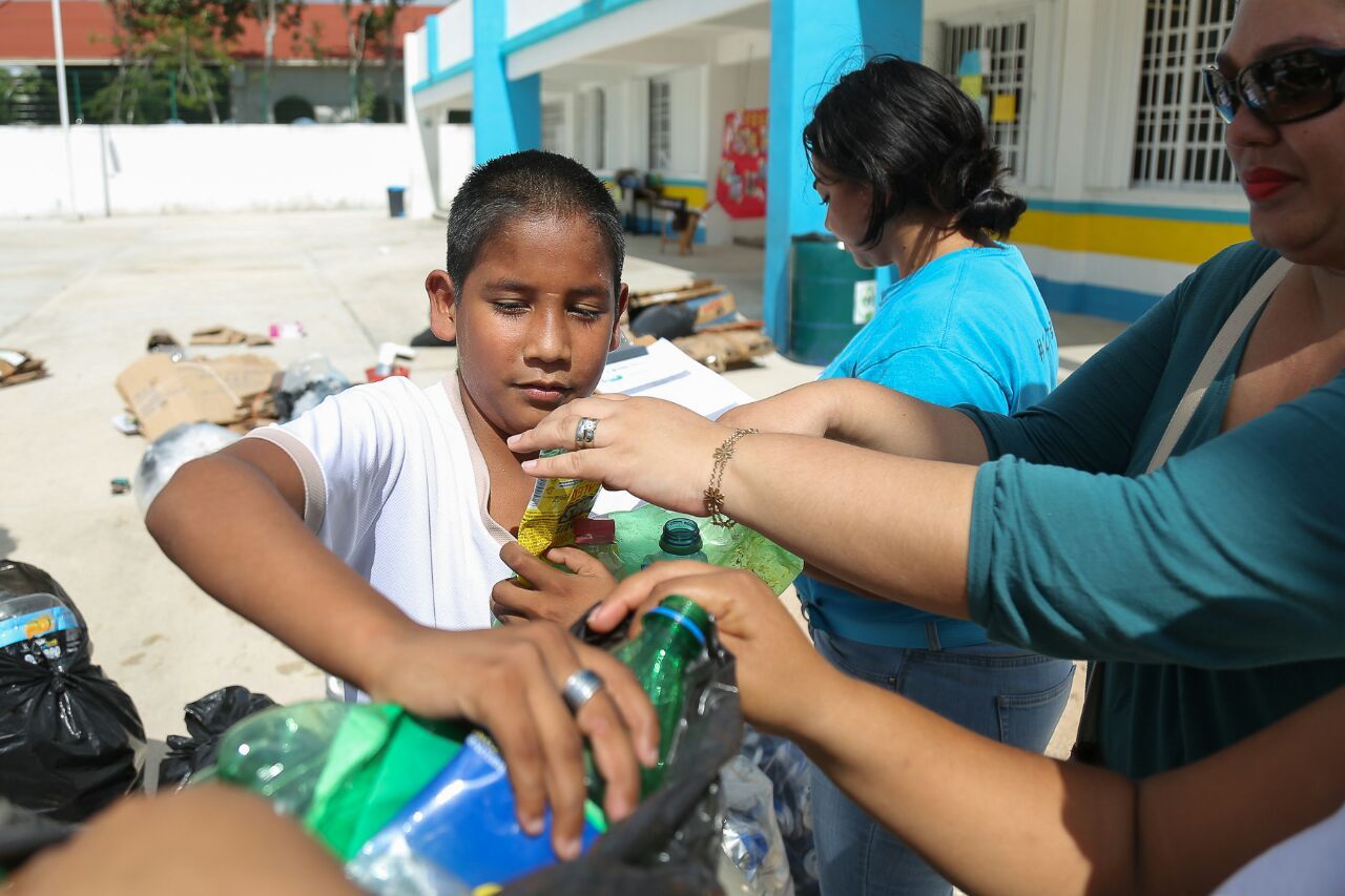 Colaboran Gobierno y estudiantes en acciones para proteger el ambiente
