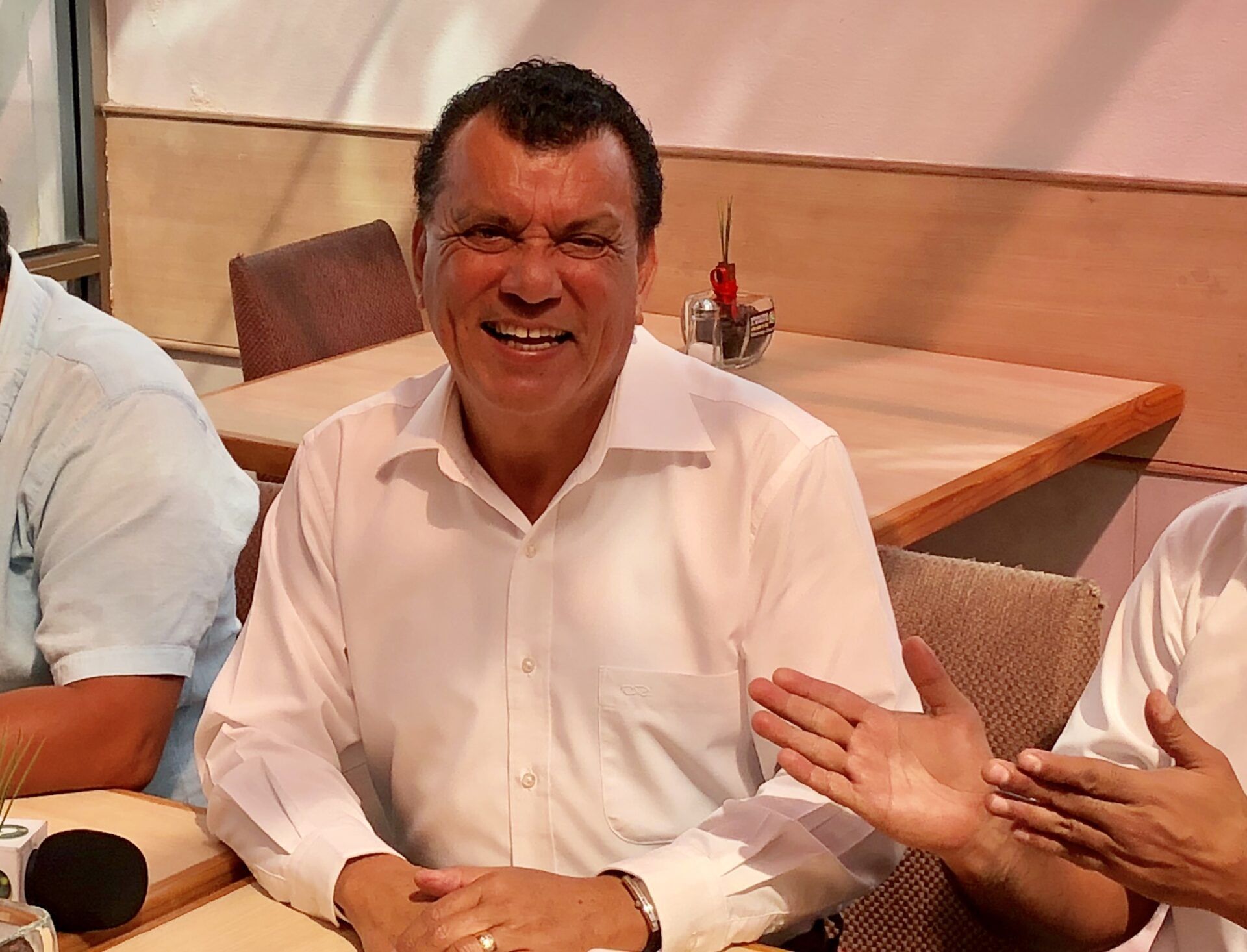 Vallín deja el PRI; apoyará a MORENA