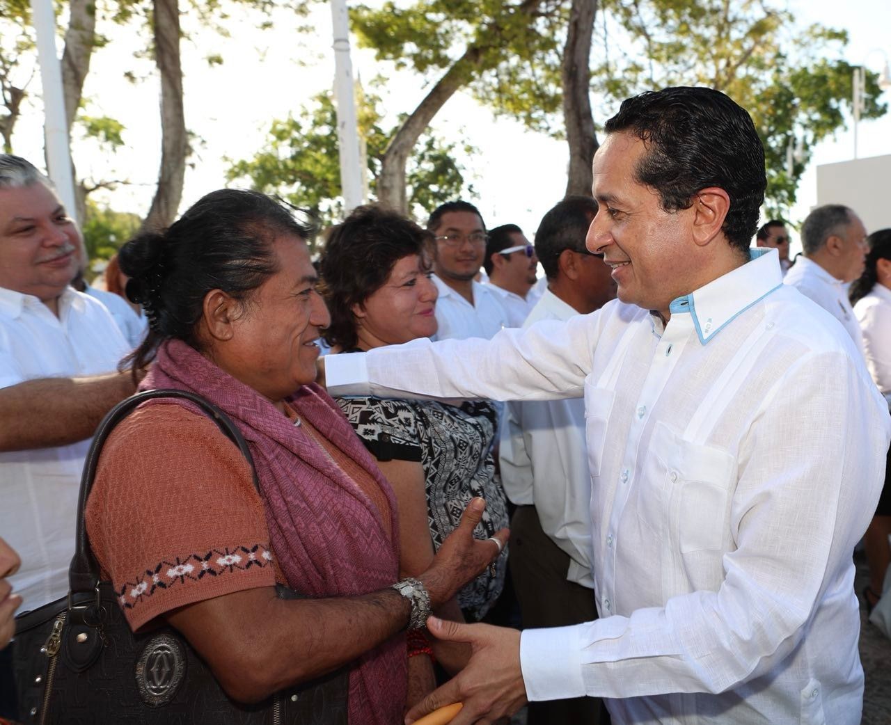 Centros de salud rurales y urbanos cuentan con medicamentos para atender a la gente