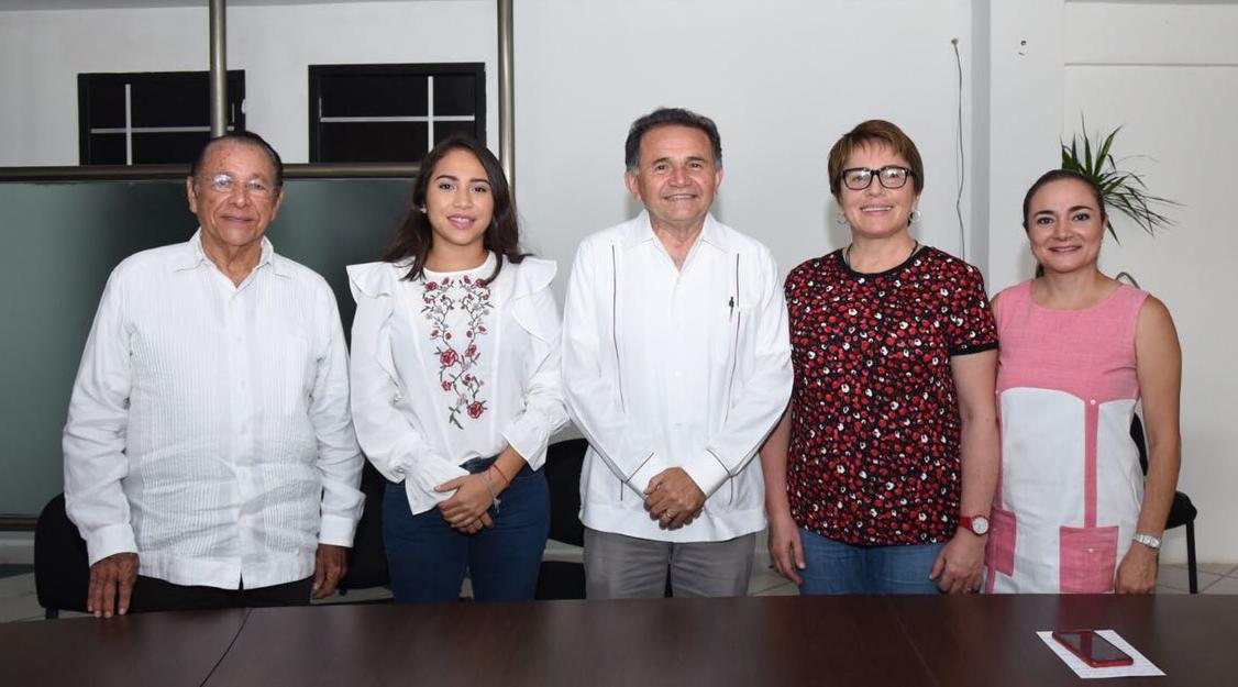 MORENA inscribe a Laura Beristain para Solidaridad