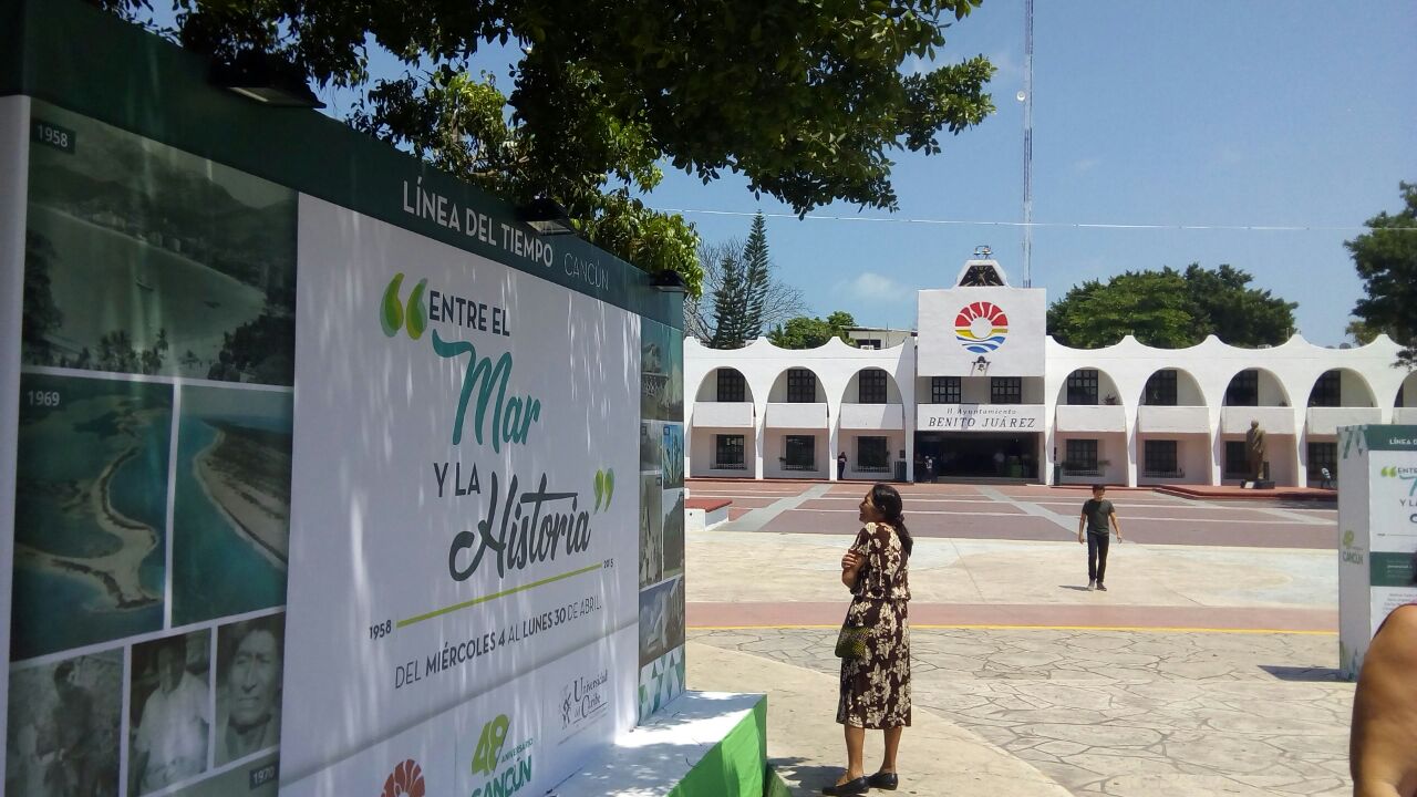 Festejan 48 años de Cancún…con fotos de Acapulco | Ayuntamiento asegura que sólo es una referencia turística