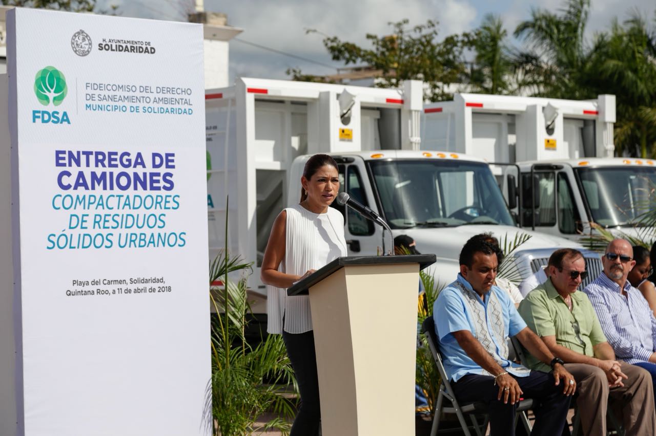 Ocho nuevos camiones de basura para Solidaridad
