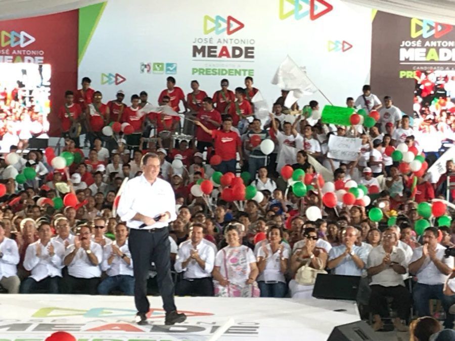 Meade mueve la maquinaria priísta en Cozumel…con tortas de cochinita