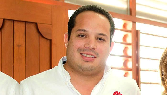 Eduardo Mariscal le hace sombra a Pepe de la Peña; lo impulsan como candidato en Cancún