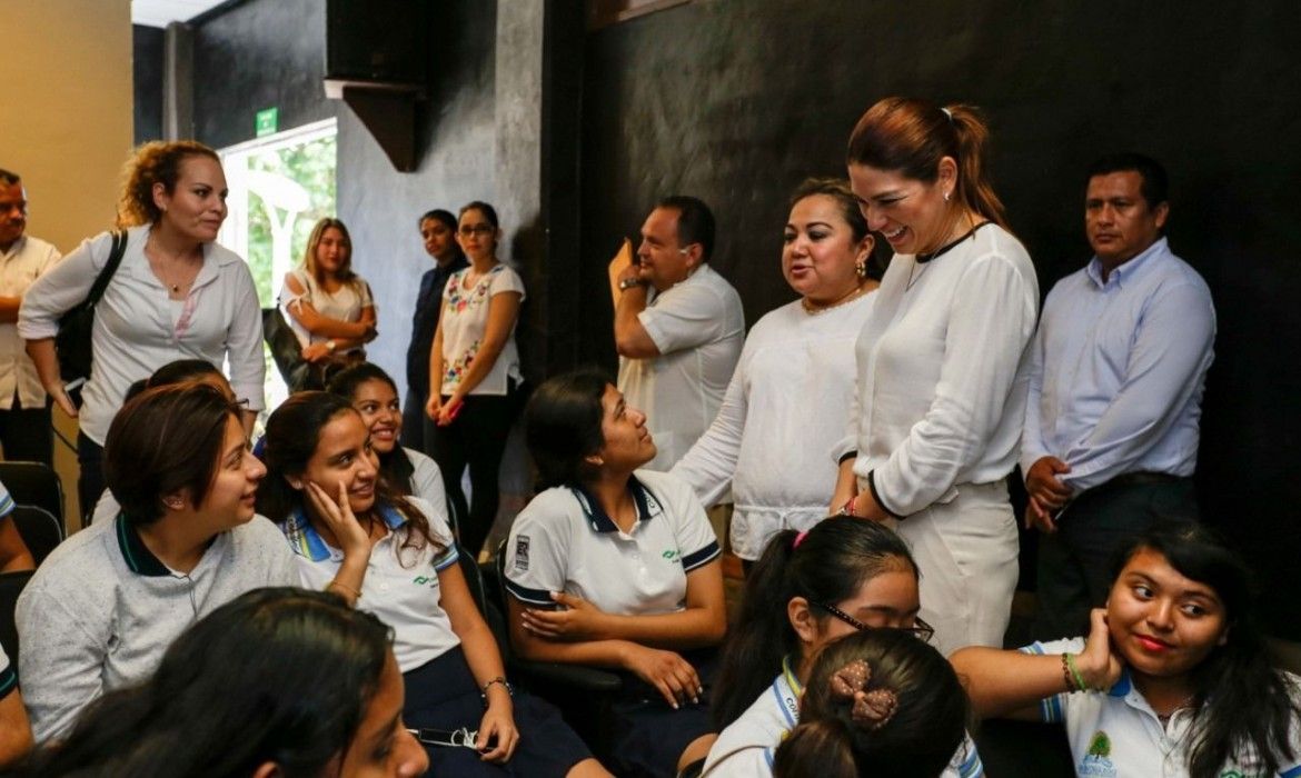 Refrenda Samaria Angulo compromiso de trabajar día a día por las mujeres de Solidaridad