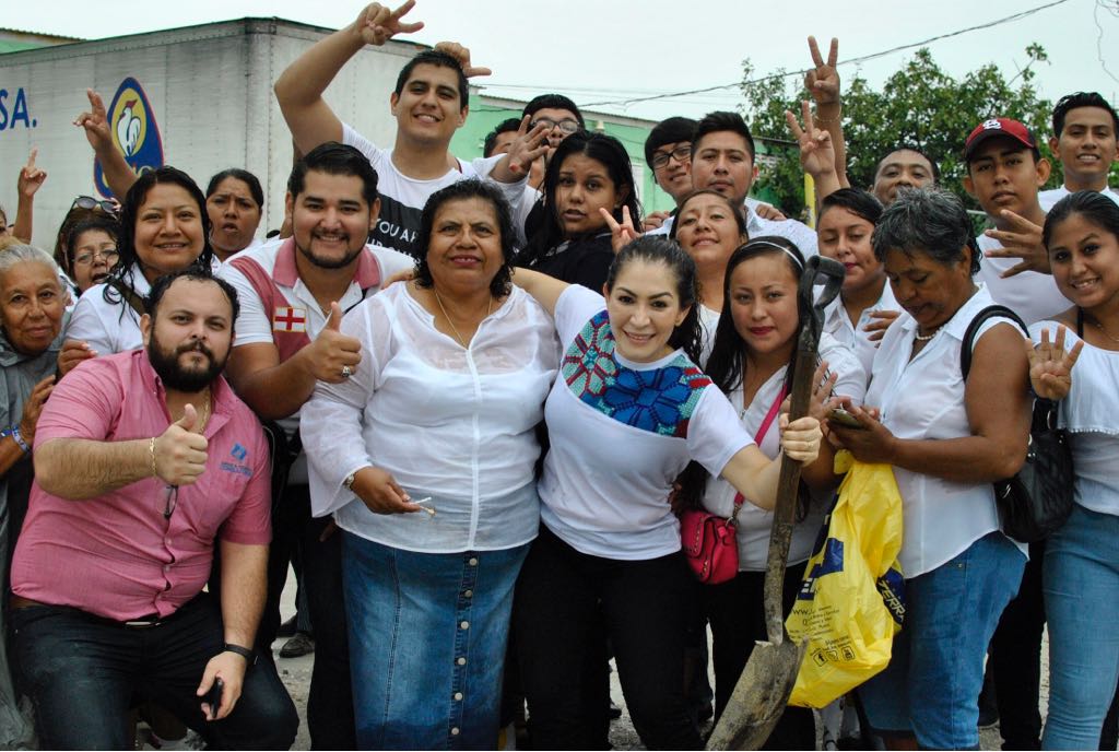Chanito no arranca campaña, pero lo reemplaza su esposa
