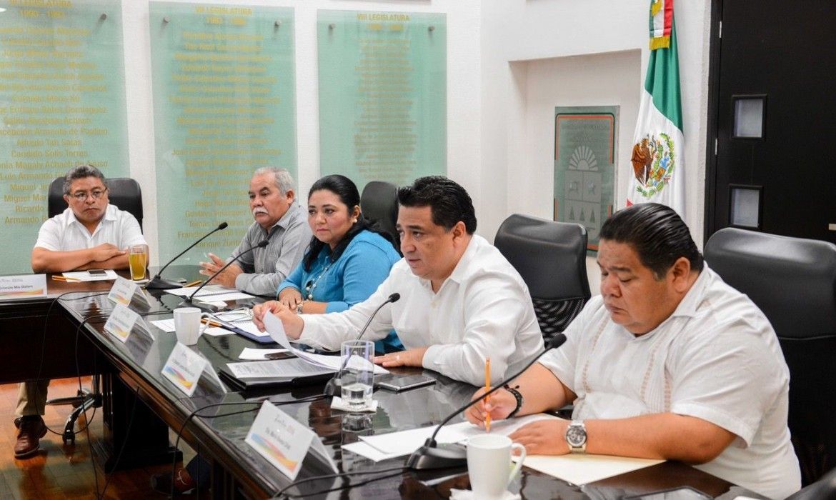 Proponen otorgar permisos remunerados a trabajadores que cuidan a familiares enfermos