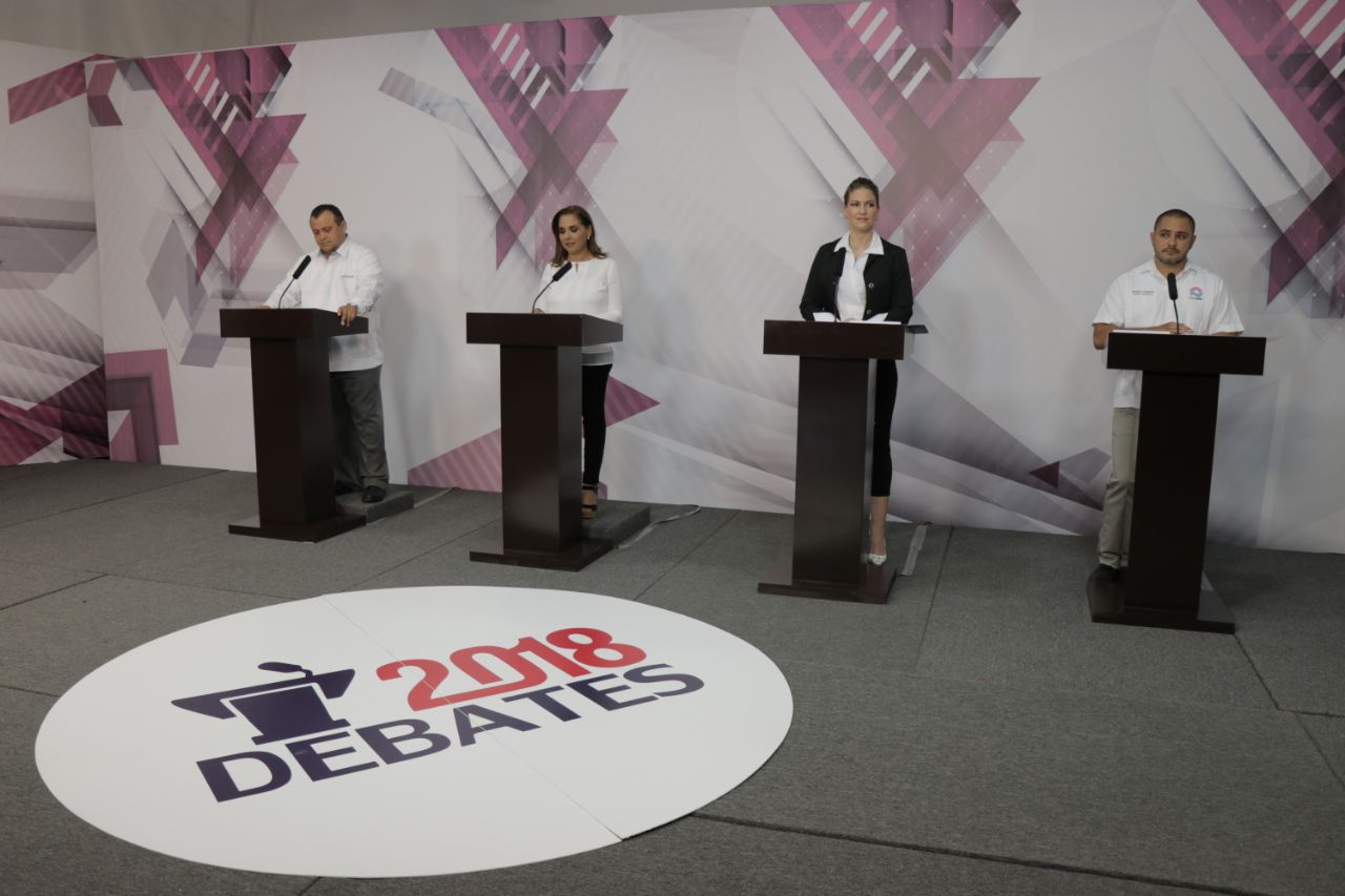 DEBATE | Acusan a Mara de tener 5 taxis; Niurka anuncia el regreso de Greg; Eloy quiere refinanciar la deuda, y Janix dice que no tiene jefes políticos