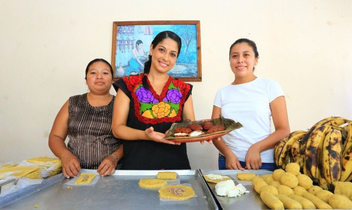 Benefician programas de crédito a la palabra a más de 720 familias en Solidaridad