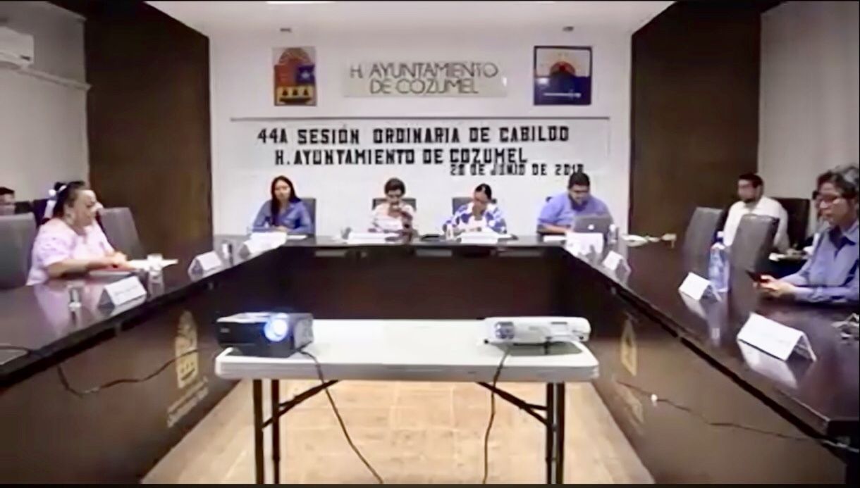 Le niegan quórum a Perla para sesión de Cabildo; acusa “complot”