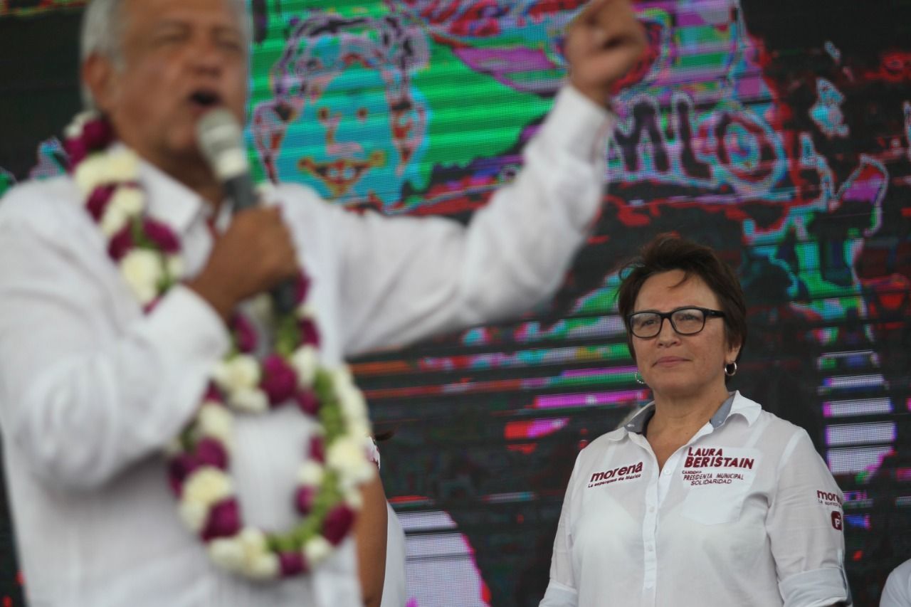 Teqroo ordena reabrir queja contra Laura Beristain por afiches con AMLO