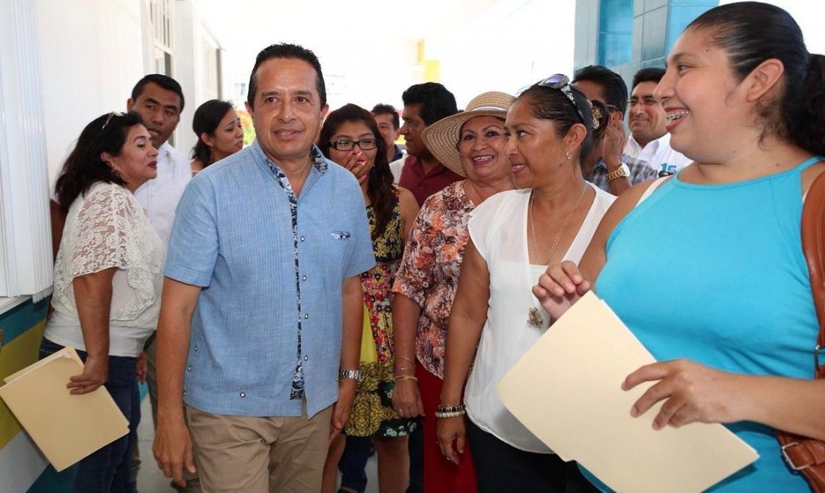 Se instalarán vallas “sargaceras” en siete municipios de QR