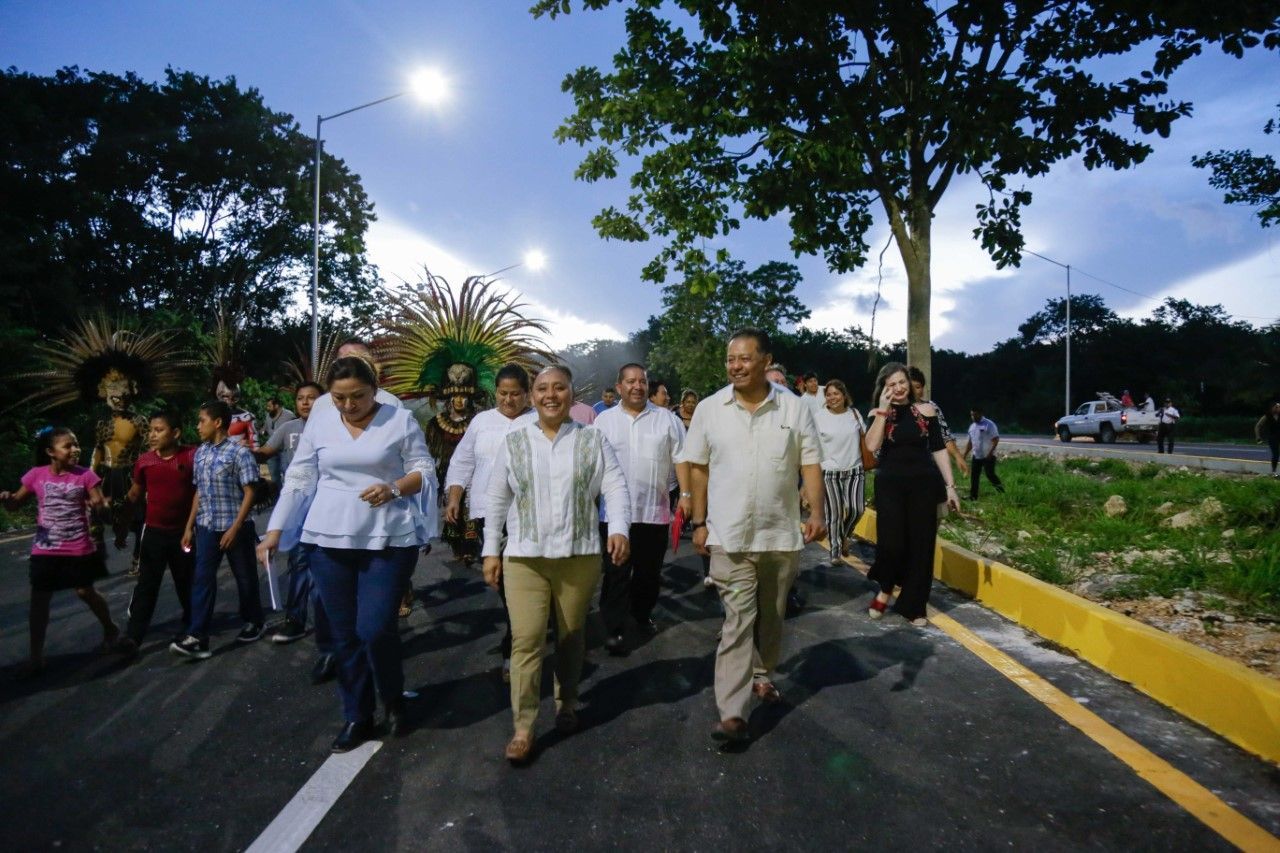 Entrega Cristina Torres más obra pública