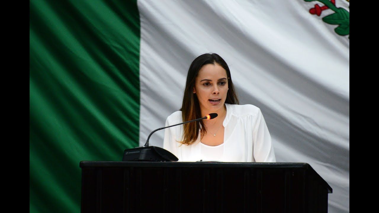 Diputada del PVEM Ana Paty Peralta se pasa a MORENA