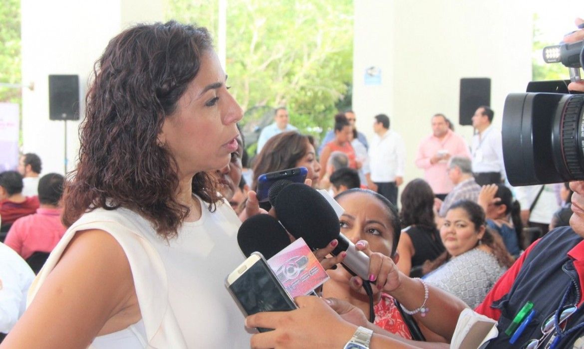 Asegura Marybel que es falso que use reloj de un millón de pesos