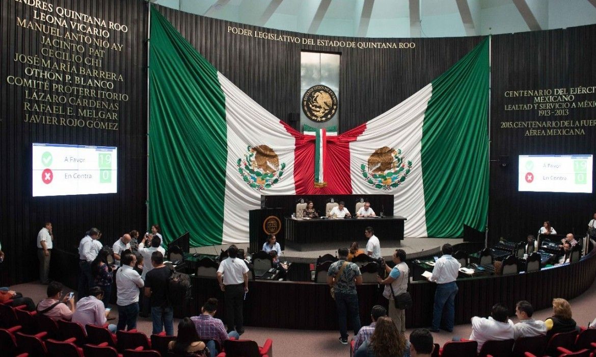 Encuetran supuesto explosivo en la Oficina del Congreso en Cancún